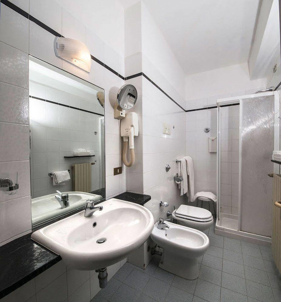 Albergo Moderno Lovere Exteriör bild