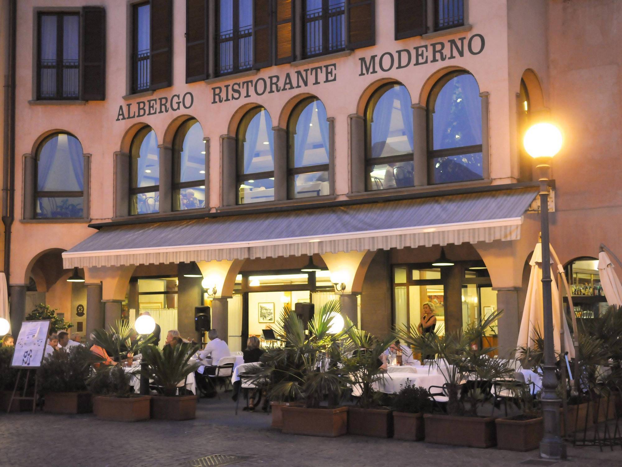 Albergo Moderno Lovere Exteriör bild