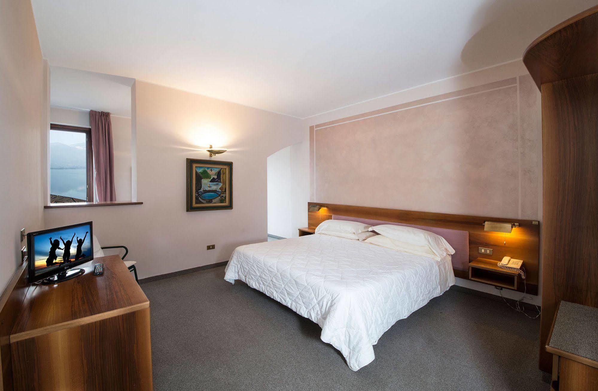 Albergo Moderno Lovere Exteriör bild